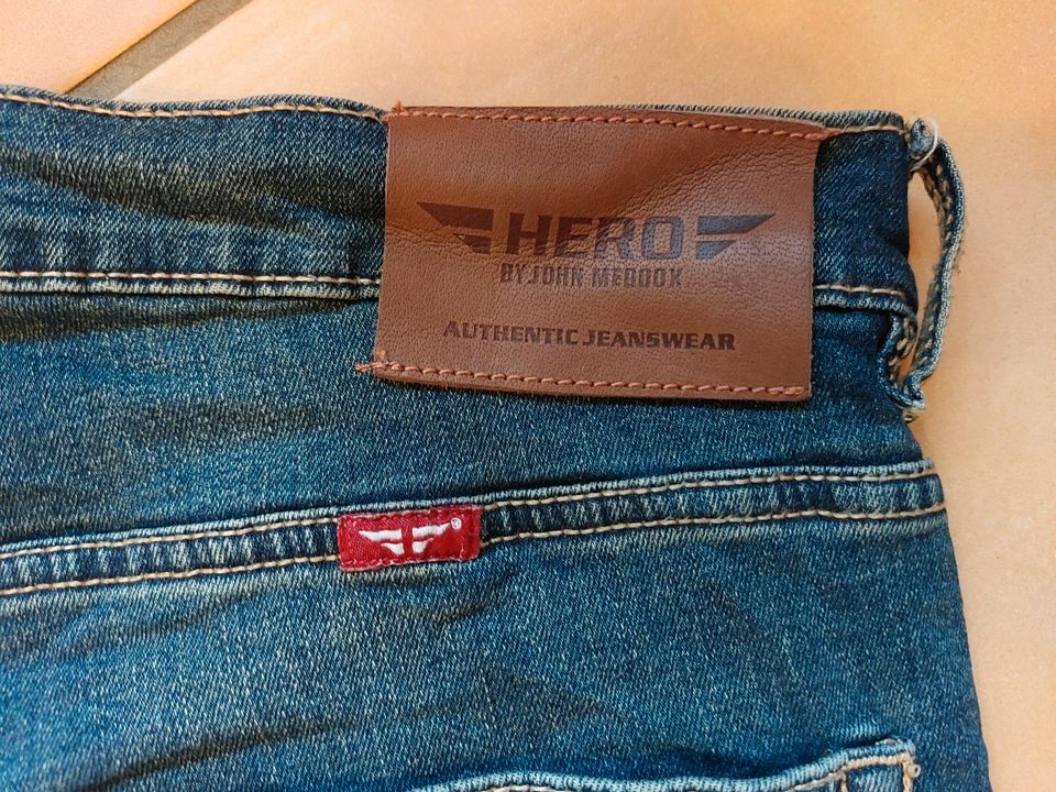 Herren Jeans 36/34 Marke: Hero - mit Stretch - wie Neu in Petershagen