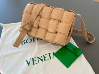 Bottega Veneta Padded Cassette Classic Kr. München - Riemerling Vorschau