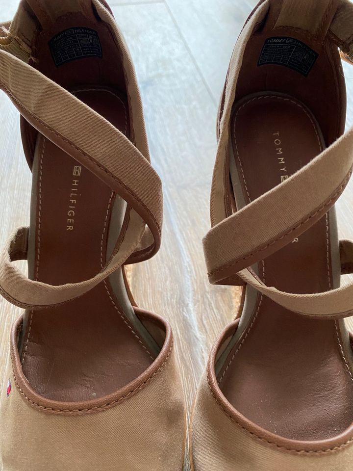 Tommy hilfiger keilabsatz schuhe sandale wedges 36 blau in Zwingenberg