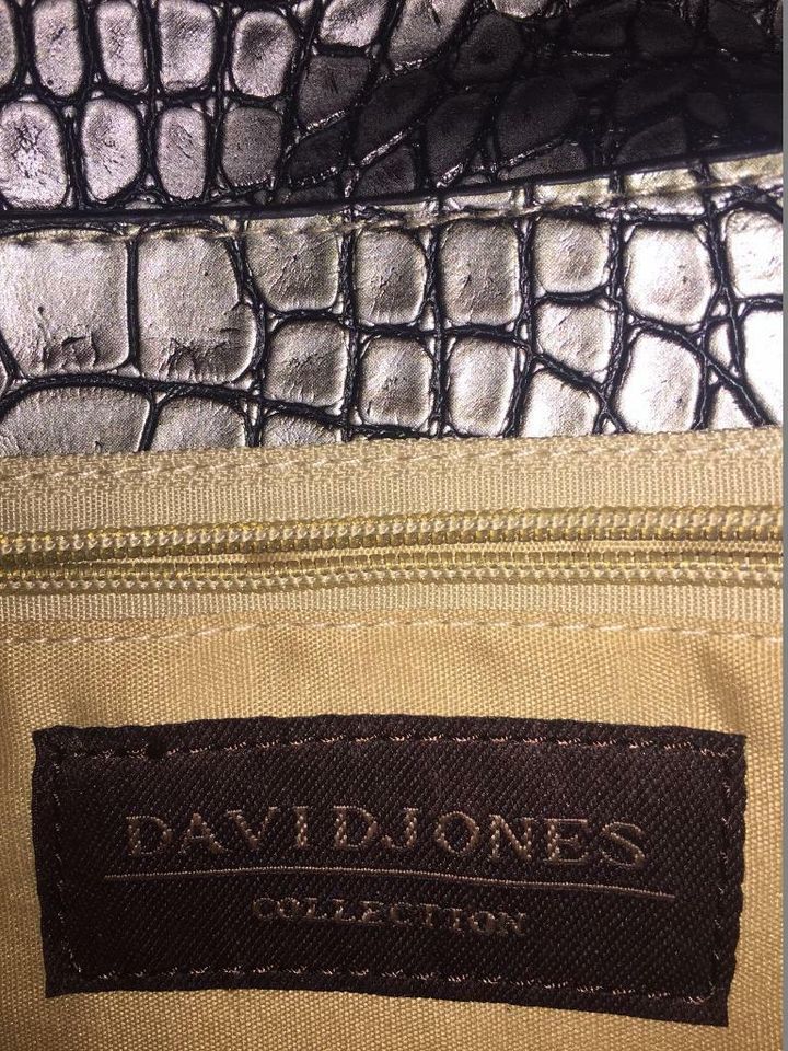 Handtasche David Jones Collection silber in Kroko-Optik in München