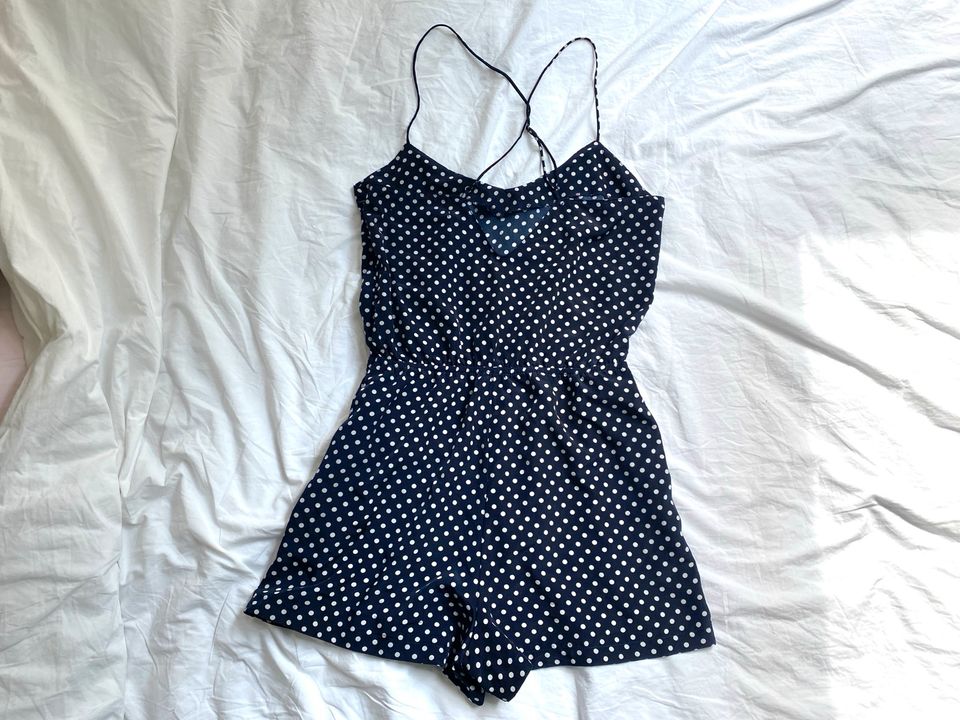 Kurzer navy Jumpsuit Polkadot Zara in Berlin