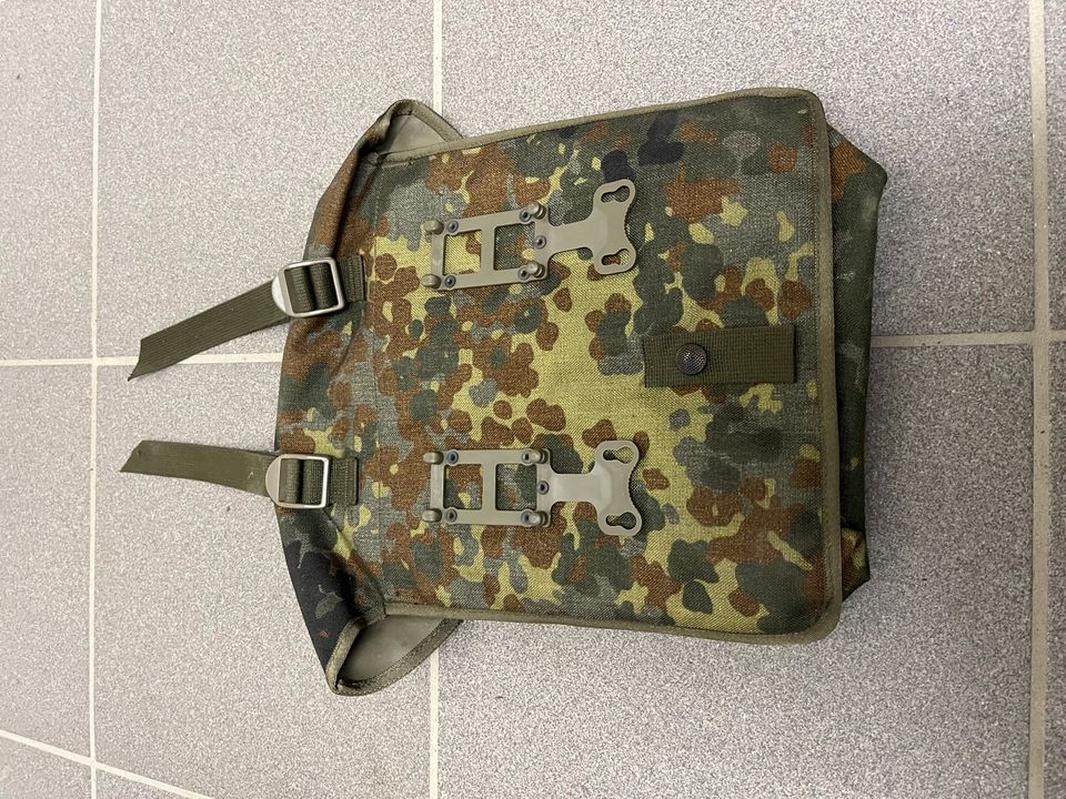 5x Tasche Bundeswehr Flecktarn Ausrüstung Paintball Klappspaten in Neunburg