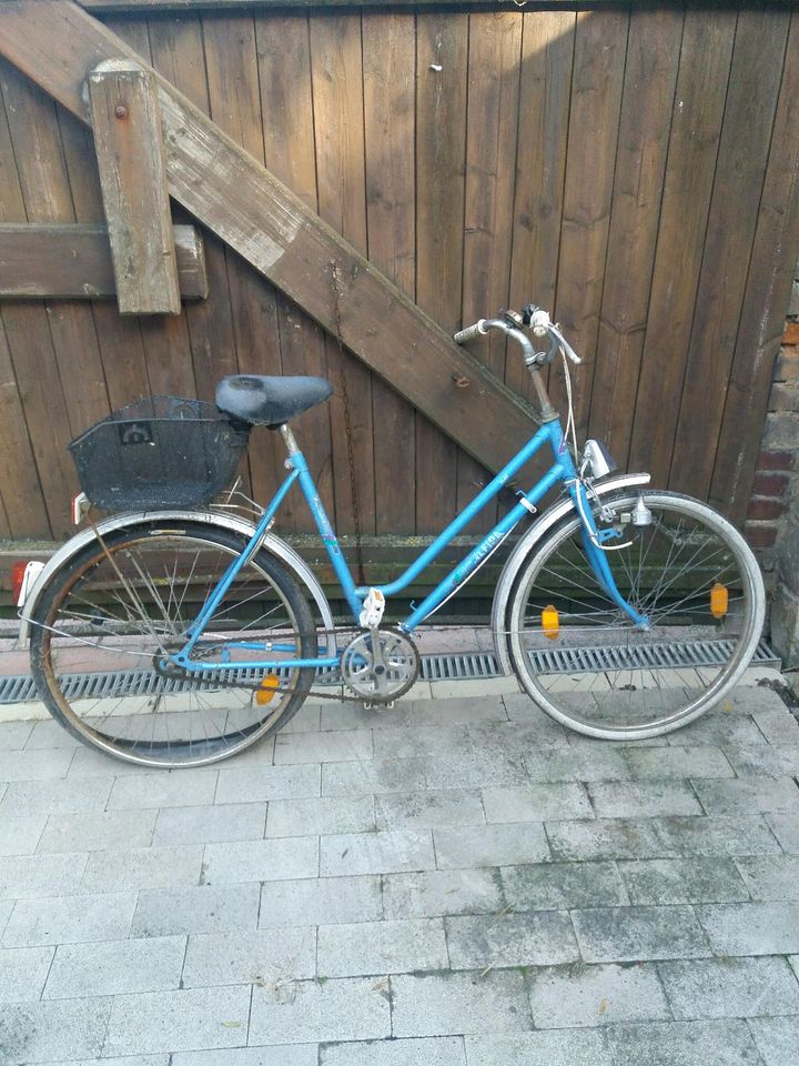 Fahrrad Damenrad Rad Konvolut *für Bastler* in Großkorbetha