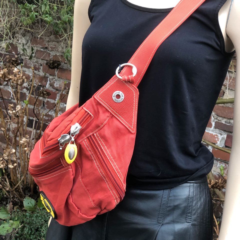 Dockers Umhänge Tasche Rücksäcke Crossbody Schultertasche in Gladbeck