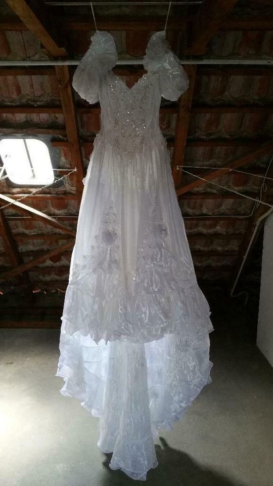 Brautkleid, Hochzeitskleid, Schleppe, Handschuhe, Hochzeit, in Wittingen