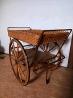 Servierwagen Teewagen.50er Jahr Messinggestell/Rattan Große Räder Niedersachsen - Wolfsburg Vorschau