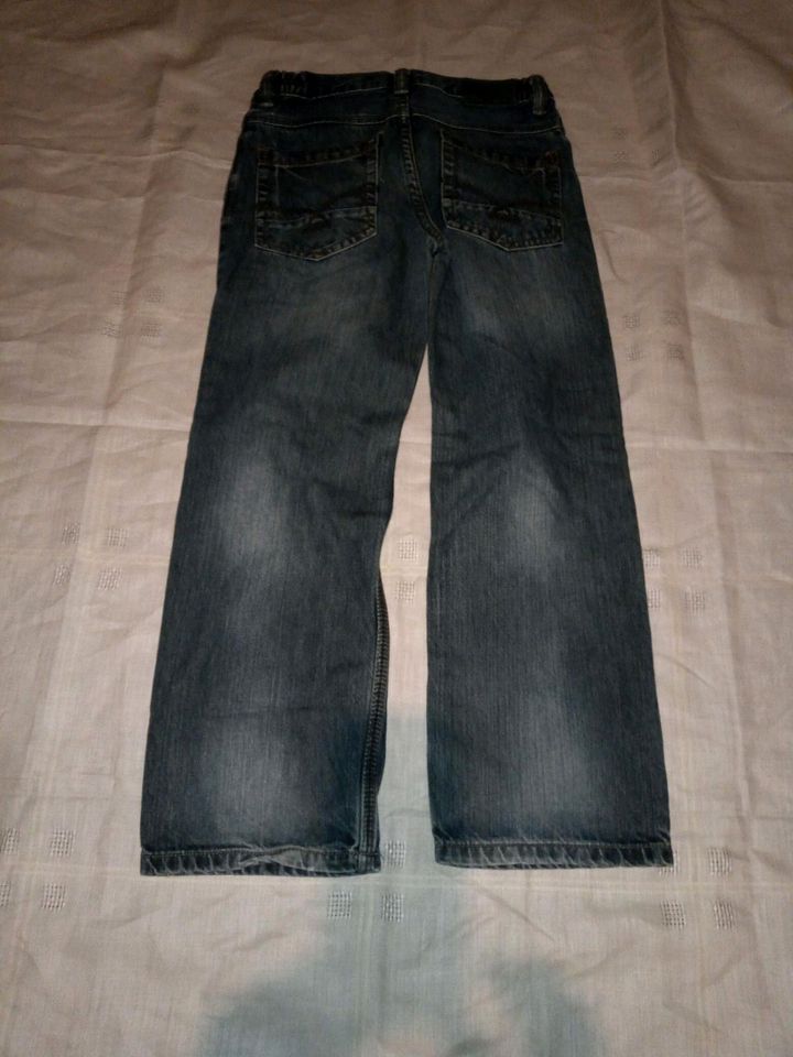 Jeans Hosen Größe 140 in Weitersborn