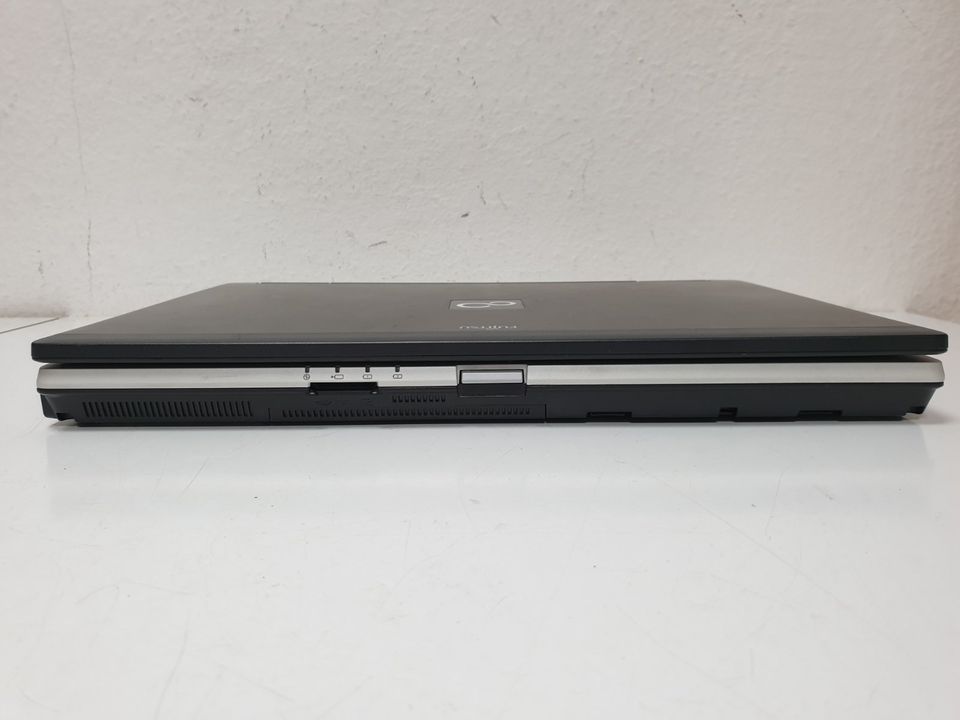 FUJITSU LifeBook i5-M 560 500GB HDD 4GB Gaming Windows XP 15,6" in Fellbach