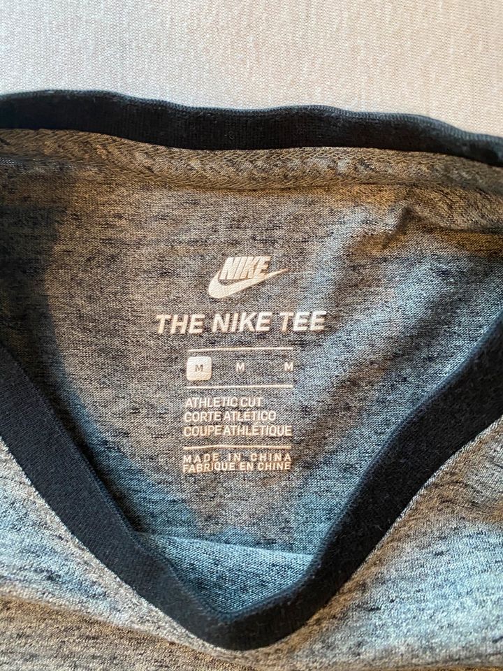 Herren Nike T-Shirt gr. M neuwertig in Hiltenfingen