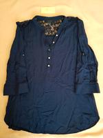 Schöne dunkelblaue Tunika/Bluse NEU Größe 36 für 4 € Hessen - Groß-Gerau Vorschau