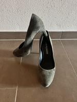 Kennel Schmenger Pumps High Heels 42 Leder grau anthrazit Hamburg-Nord - Hamburg Eppendorf Vorschau