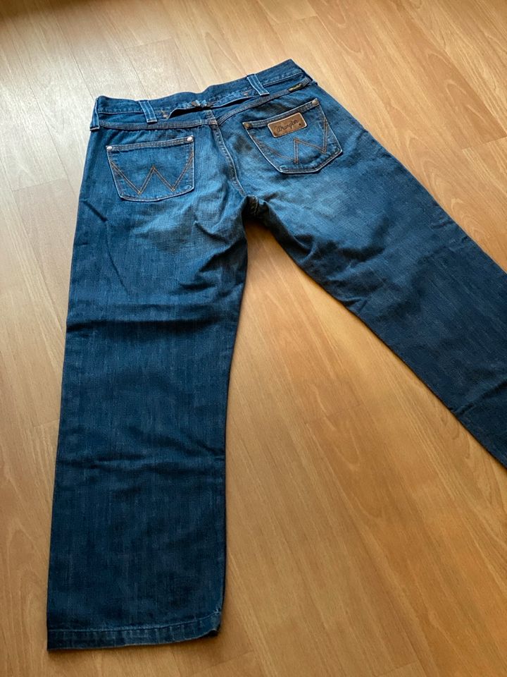 Jeanshose Wrangler 32/36 in Centrum