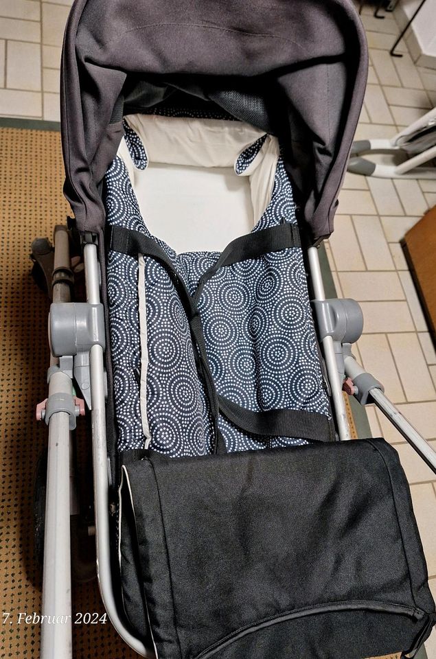 Kinderwagen/Buggy, ideal für kleine Autos, mit vielen Zubehör in Pfaffenhofen a.d. Ilm