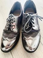 Schuhe Schnürschuh silber Glanz retroVintage 37 grau Schnürer Nordrhein-Westfalen - Bad Salzuflen Vorschau