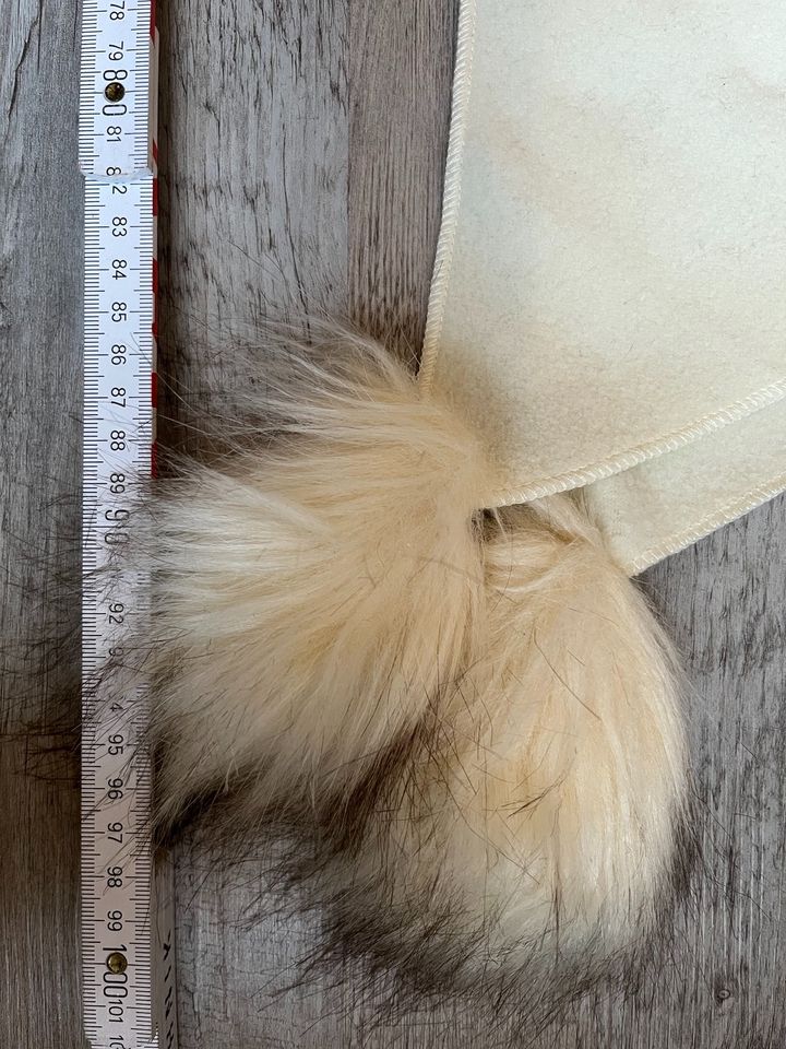 Mütze Fellmütze mit Schal in einem Fake Fur creme NEU in Dernbach