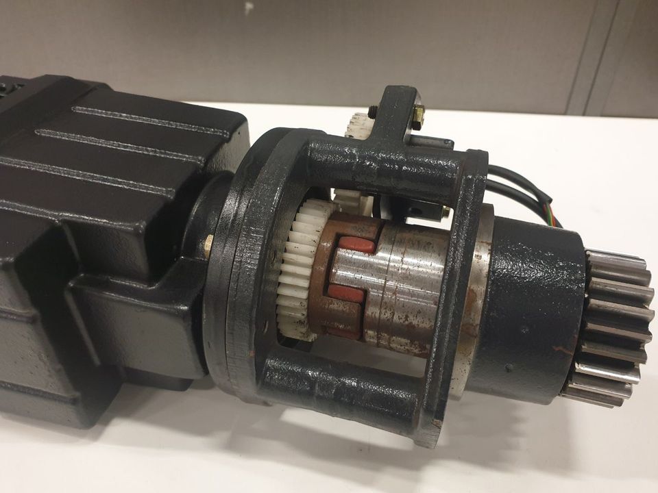 Lenze Getriebemotor GST04 Elektromotor Ameise Linde in Norderstedt