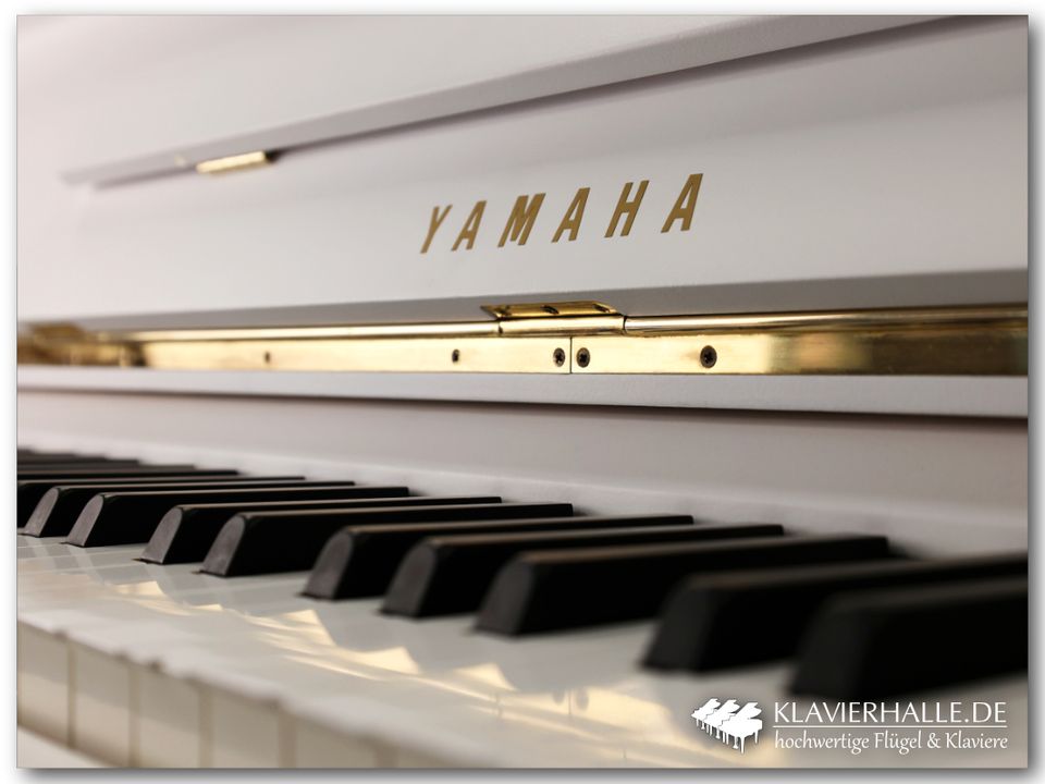 Sehr schönes Yamaha Klavier, weiss satiniert ★ neuwertige Optik in Altenberge