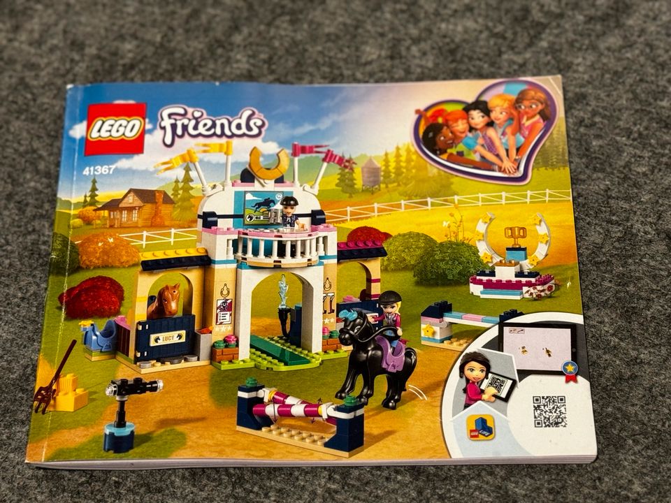 LEGO Friends 41367 Stephanies Reitturnier - Top Zustand in Schenefeld