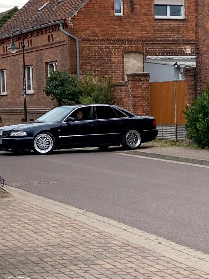 Audi A8 D2 in Magdeburg