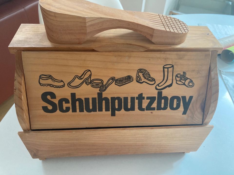 Schuhputzkiste aus Holz in Frankfurt am Main