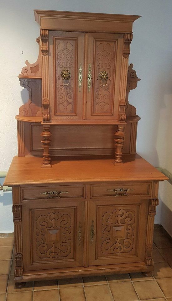 Eiche Gründerzeit Säulen Buffet um 1880 / Antik Schrank in Ehringshausen