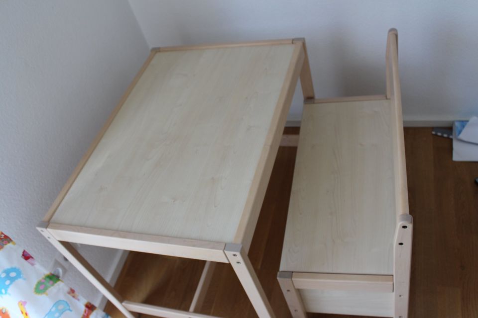 Paidi Kindertisch mit Sitzbanktruhe aus Holz in Stuttgart