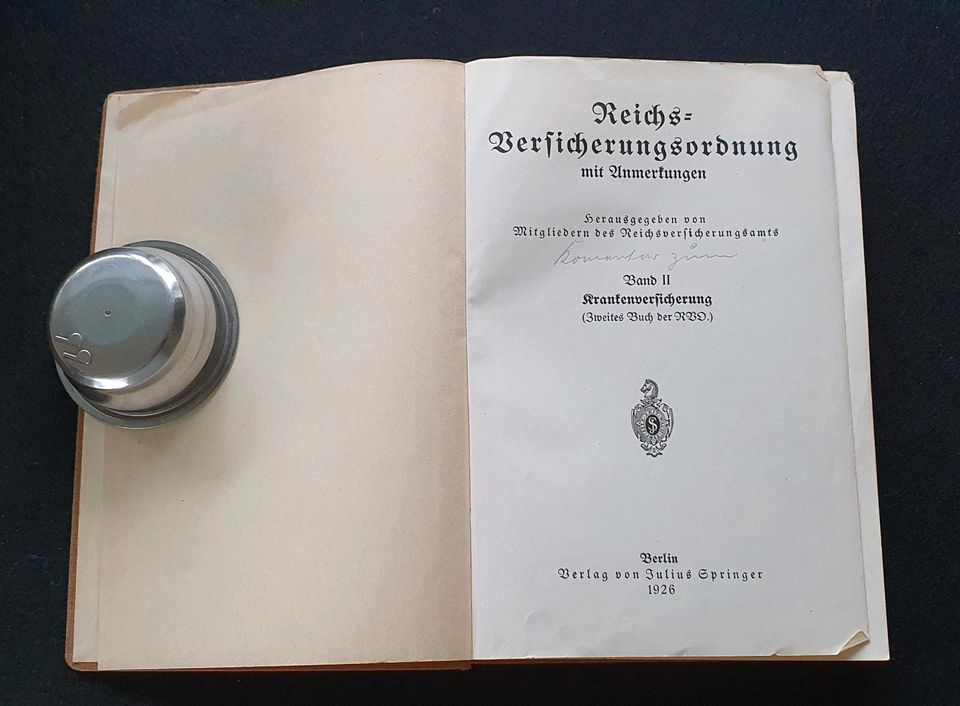 Alte RVO (Reichsversicherungsordnung) von 1926 in Neumünster