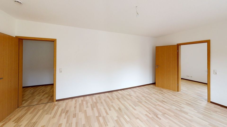 Einzugsfertige 2 Zimmerwohnung, mit eigenem homeoffice- Zimmer in Sandersdorf