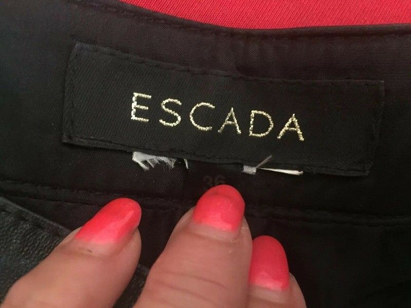 Escada ausgefallene Lamm Nappa Leder Hose 36/38 mit Metall Ringe in Meine