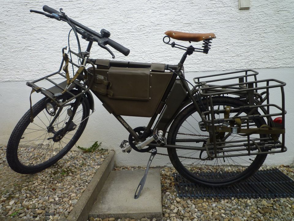 1 Schweizer Armee Militärvelo 93 mit Körben (Universalträgern) in Augsburg