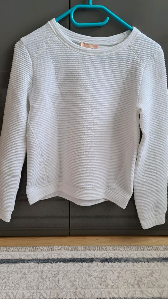 Bershka Damen Pullover neu Größe M (Passform eher S) in Göttingen