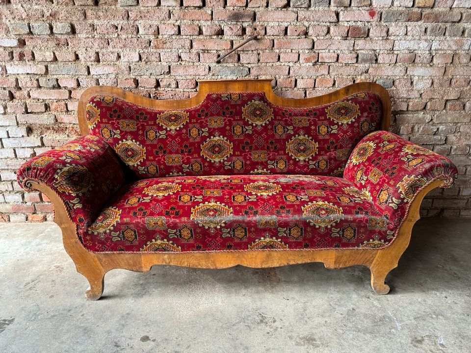 Antike Couch in Langgöns
