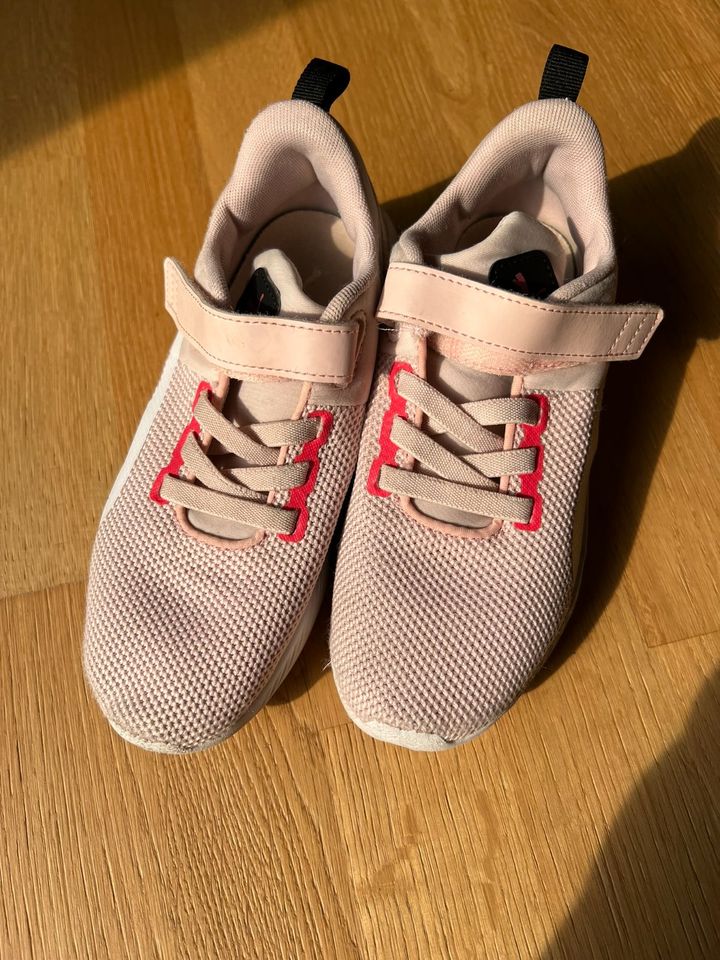 Hallenturnschuhe für Kinder - Puma - Gr. 33 - Rosa in Essen