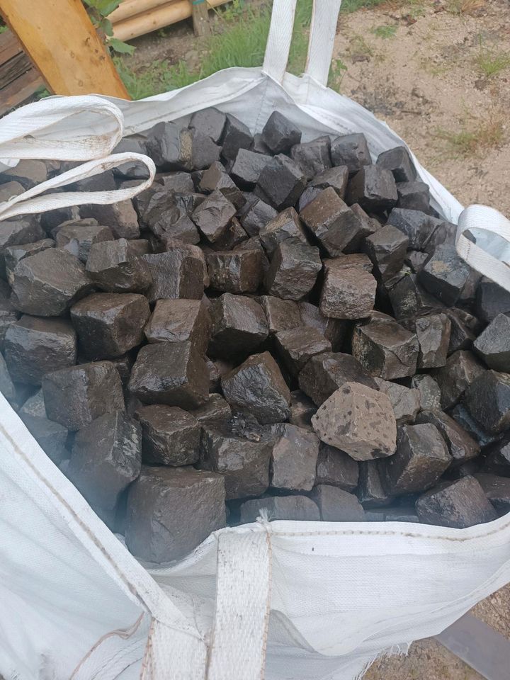 Basalt Kleinsteinpflaster gebraucht in Schwabhausen