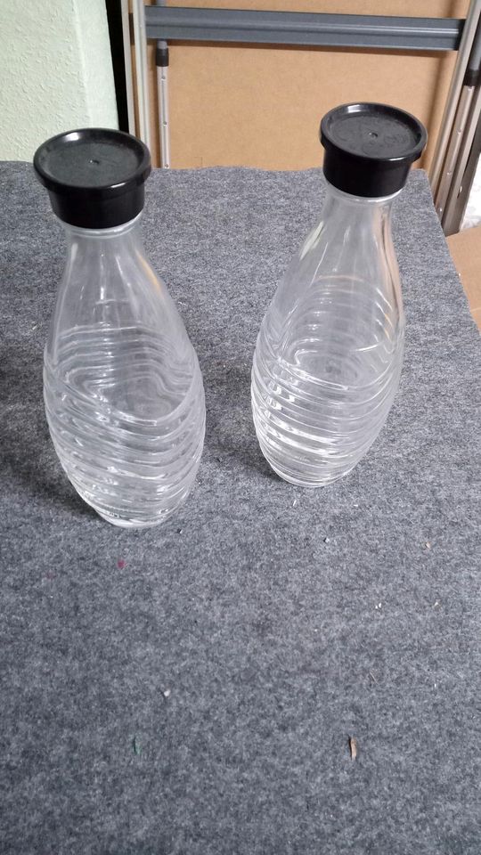 SodaStream zwei Glasflaschen und Kartusche in Abensberg