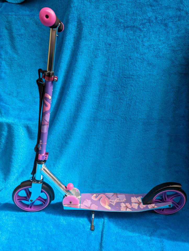 myToys Scooter 2005 Design Flamingo mit Tragegurt in Schenefeld