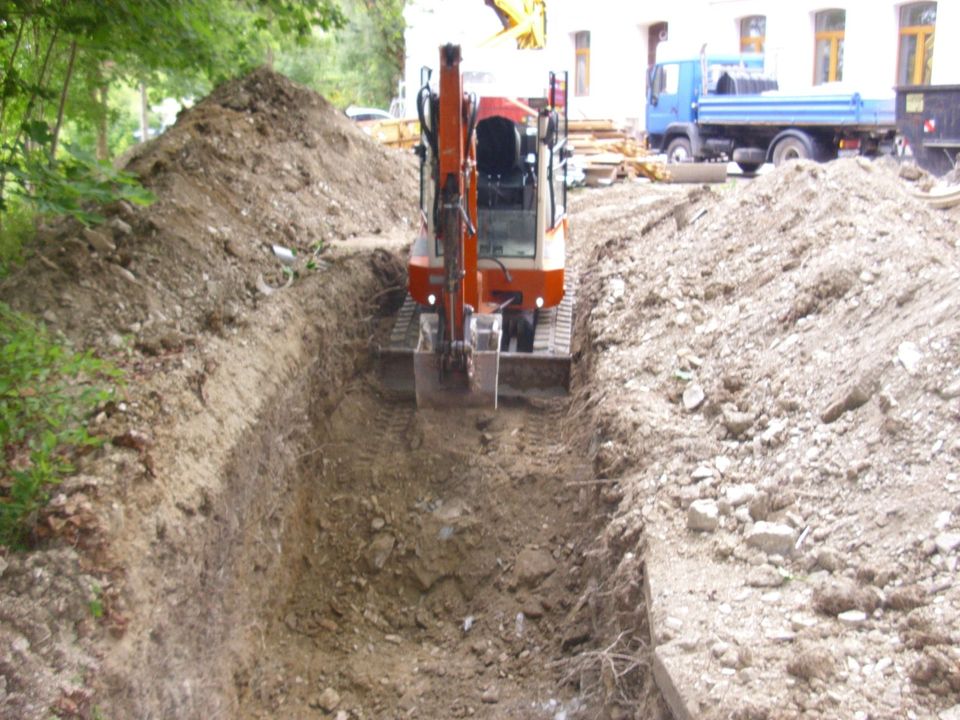 Baggerarbeiten Zaunbau Pflasterarbeiten Wegebau in Reichenbach (Vogtland)