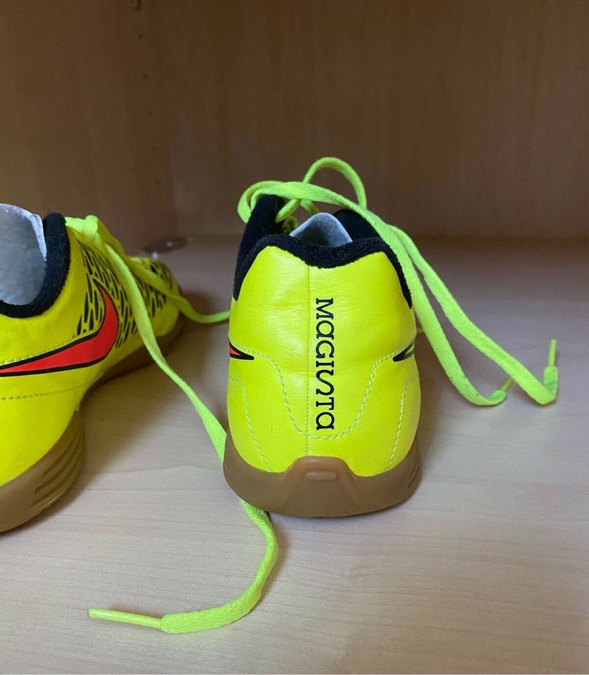 Nike Magista Sportschuh Größe 38 in Kirchberg (Hunsrück)