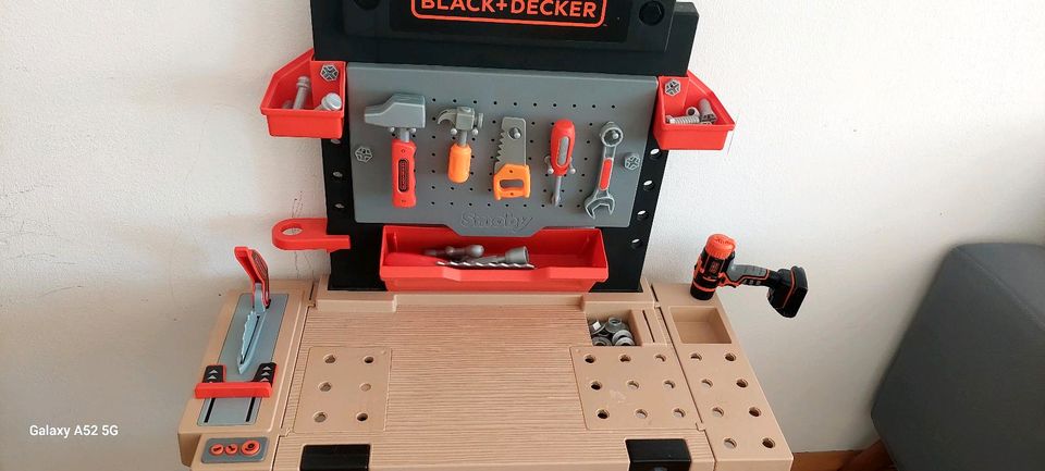 Kinder Spielzeugwerkbank Black-decker in München