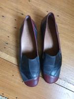 Damenschuh grau schwarz rot Gr. 8,5 Bayern - Ebensfeld Vorschau