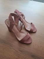 Sandaletten Stilettos Pumps puder Rosa 38 wie neu Wildleder Niedersachsen - Helmstedt Vorschau