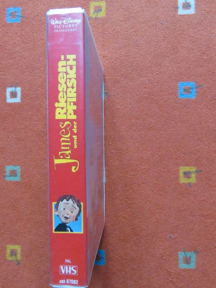 Walt Disney, VHS Video Cassette "James und der Riesen-Pfirsich" in Meinersen
