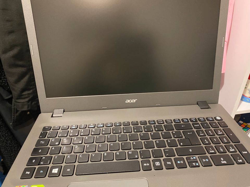 Notebook Acer Aspire E15 E5 573G 569Y in Wiesbaden