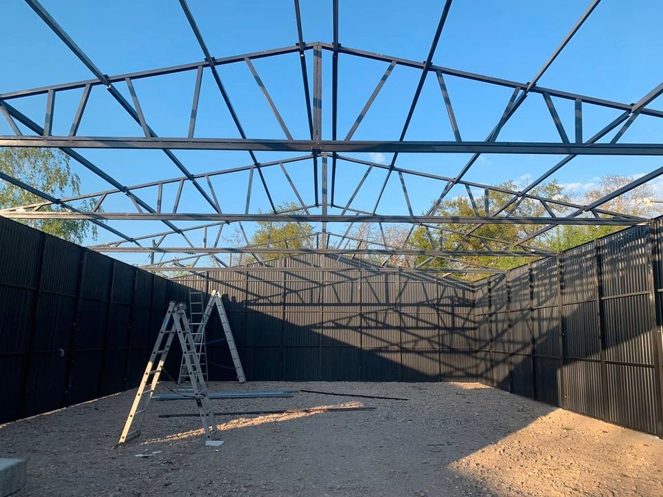 Leichtbauhalle Stahlhalle Kalthalle Werkstatt 6x15x3 4x Toren in Suhl