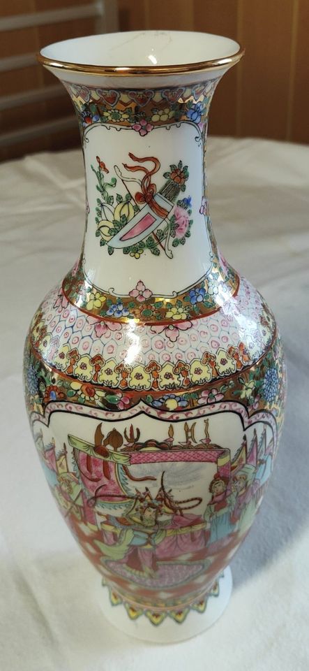 China Vase Porzellan m. Geisha Motiven bemalt 33 cm hoch – Deko - in Ehringshausen