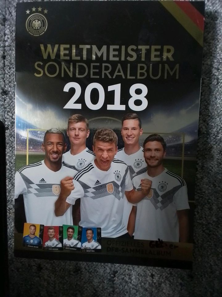 Verkaufe Album  WM 2018 von Rewe mit allen 36 Glitzerkarten + 36 in Kamen