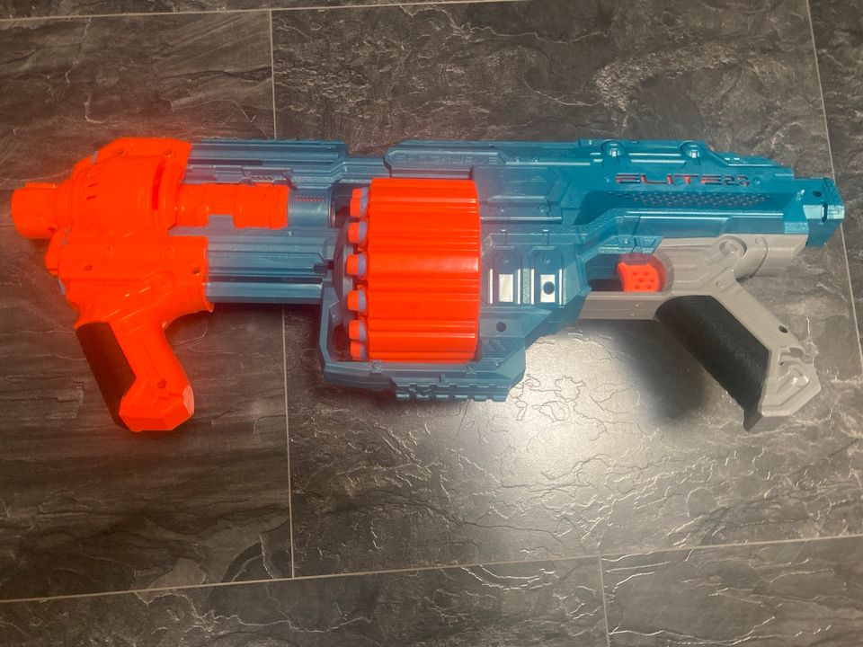 Nerf 2.0 Shockwave + Nerf Stryfe Elite in Ulm