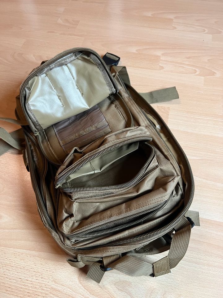 Rucksack, Army, Bundeswehr, Rip-Away Pouch,  Zelten, Wandern, in Ebermannsdorf