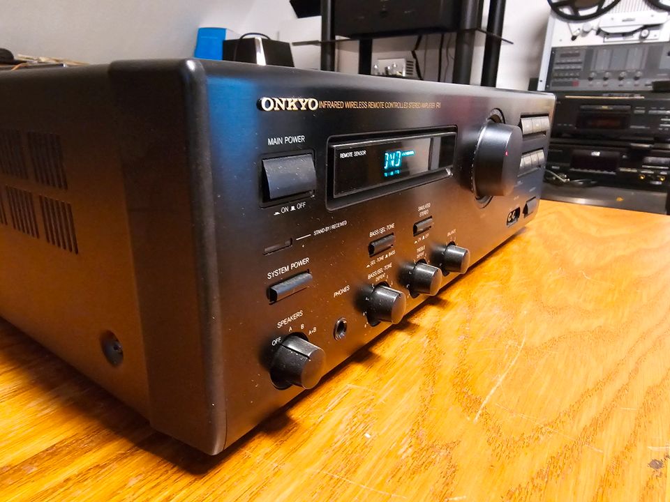 Vollverstärker ONKYO A-8840 in Wassenberg