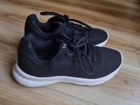 Vty Sneaker Schuhe Sportschuhe Turnschuhe Schwarz weiß Gr. 39 Brandenburg - Elsterwerda Vorschau
